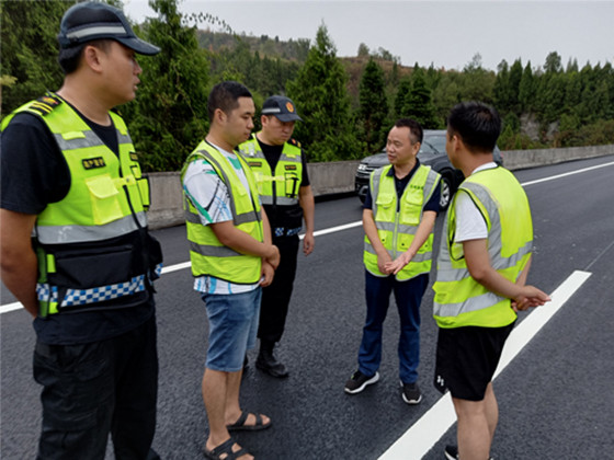 达州管理处开展辖区高速公路雨后隐患排查工作1.jpg
