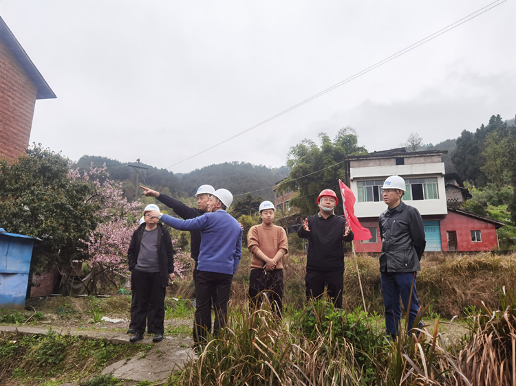 2023.03.23达州市交通建设三年大会战办公室到达州绕西高速项目检查指导生产工作-1_副本.jpg