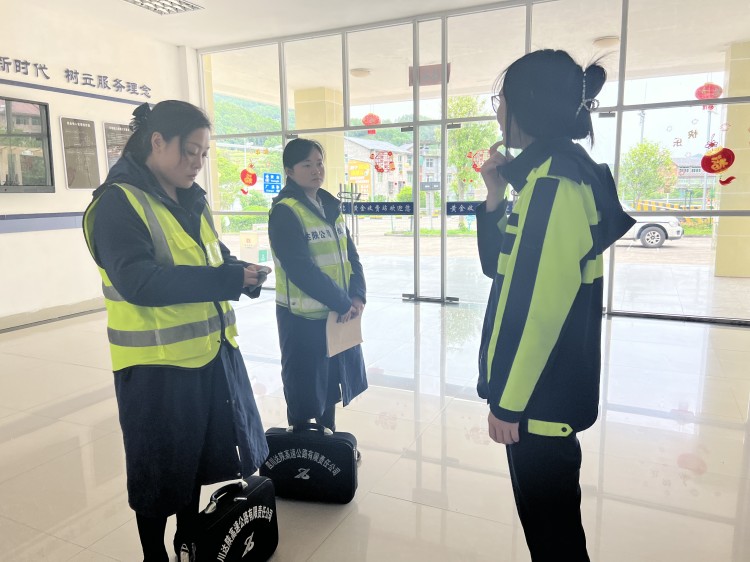 黄金站廉洁教育.JPG